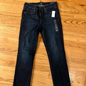 GAP Classic Straight Jeans 27R